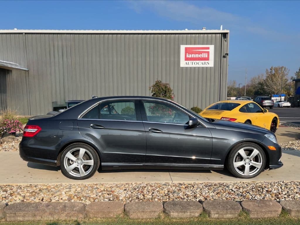 2011 Mercedes-Benz E-Class E 350 Luxury 4MATIC - Image 3