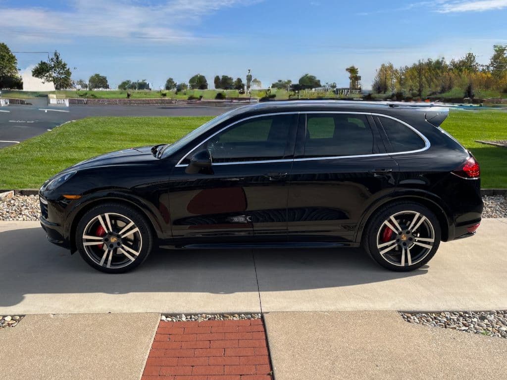 Photo 1 of 2014 Porsche Cayenne GTS