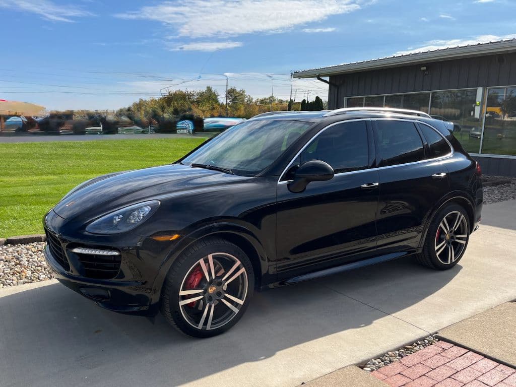 Photo 2 of 2014 Porsche Cayenne GTS