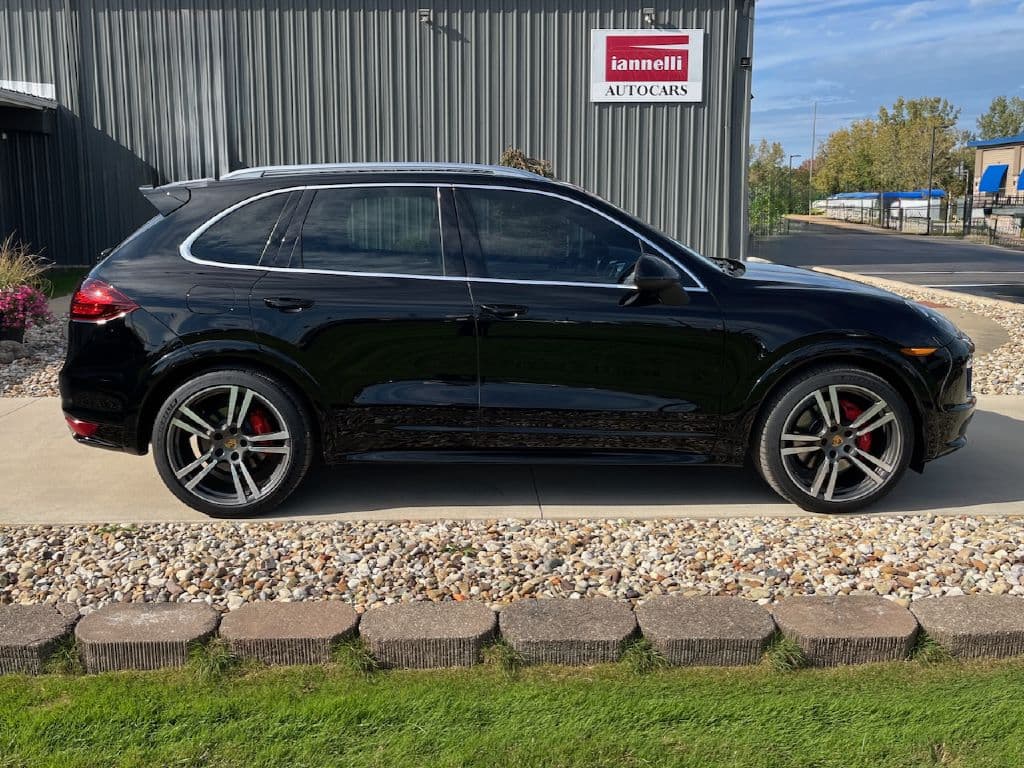 Photo 5 of 2014 Porsche Cayenne GTS
