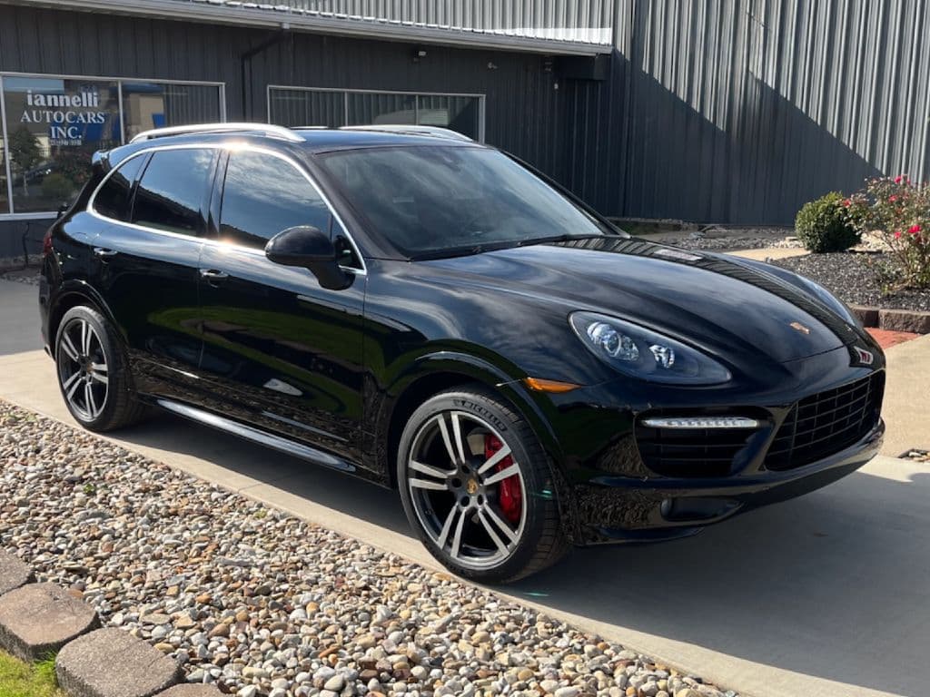 Photo 4 of 2014 Porsche Cayenne GTS