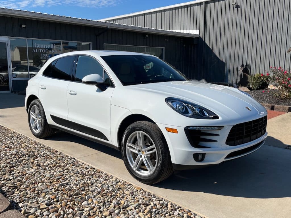 2018 Porsche Macan Base - Main Image